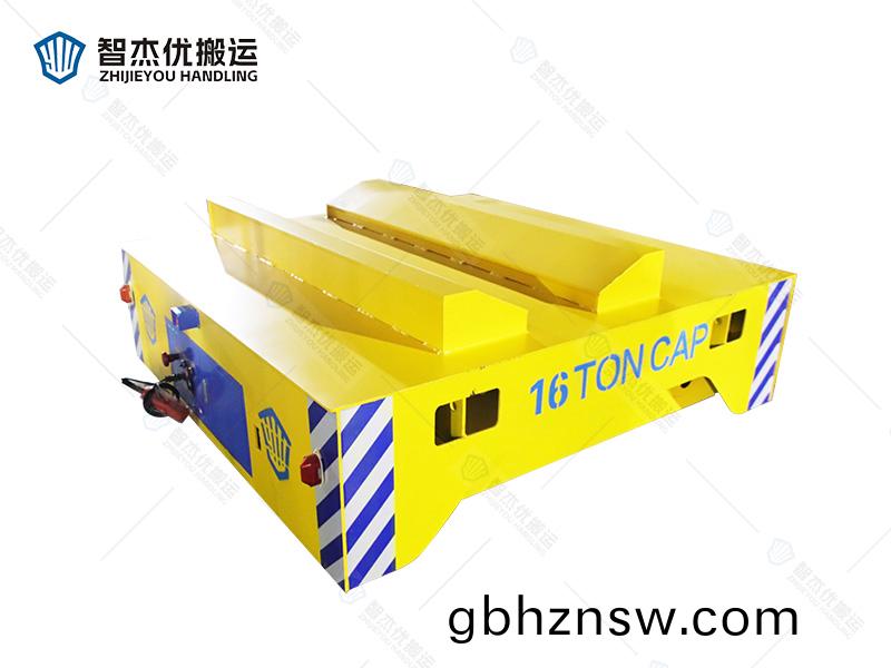 16噸鋼捲(juan)轉運(yun)蓄電(dian)池無軌(gui)電(dian)動(dong)平車 檯(tai)麵加裝V型(xing)架